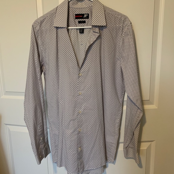 Size Medium Men’s Button Down Shirt - Picture 1 of 8